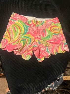 Lilly Pulitzer Pink Multi Scalloped Hem Pull-On Shorts